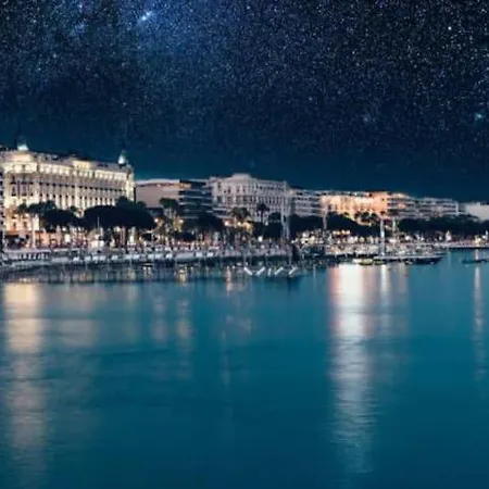 شقة 2mn/45m2/vue Mer/inernet/clim/parking Prive