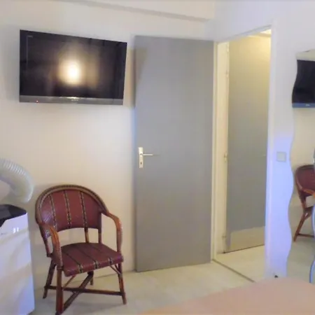 2mn/45m2/vue Mer/inernet/clim/parking Privé * Cannes
