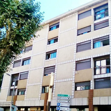 2mn/45m2/vue Mer/inernet/clim/parking Prive Appartement *